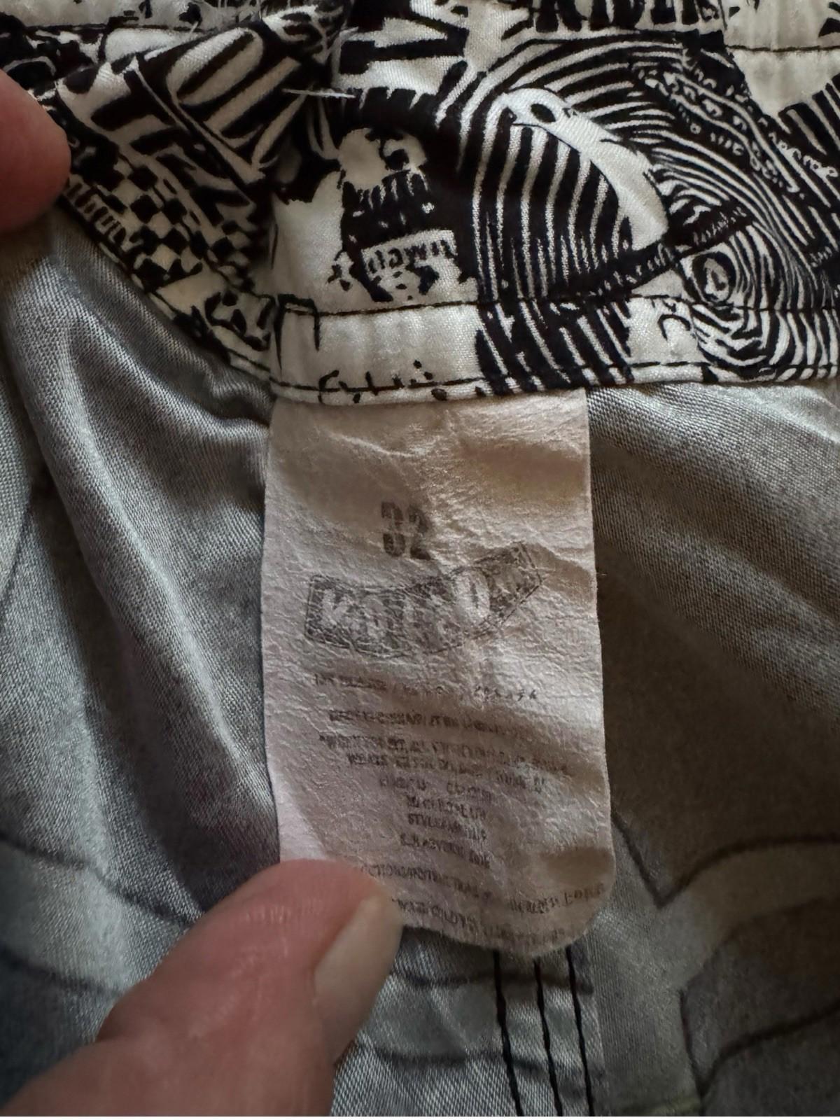 Volcom Size 32 Men's Board Shorts Bathing Suit